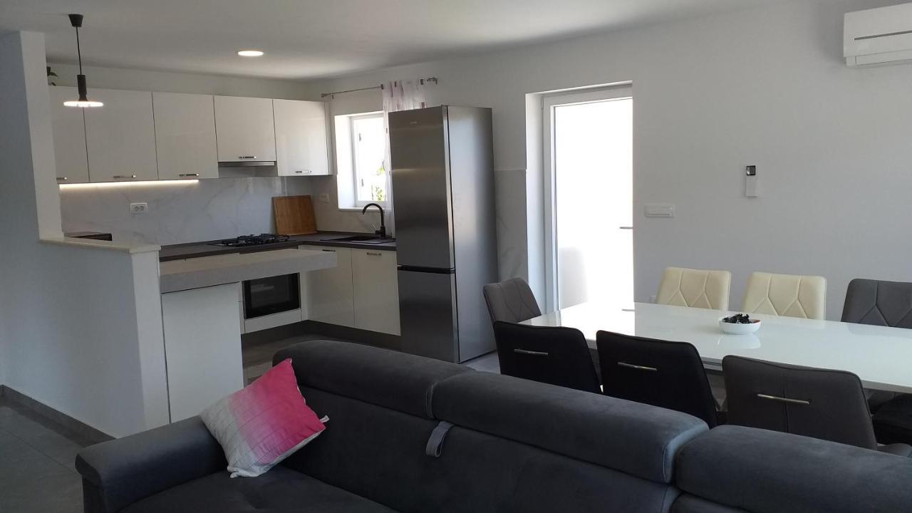 Apartman Karla Lastovo エクステリア 写真